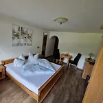 Gaestehaus Schoeneweiss * 에르발트