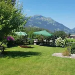 Gaestehaus Schoeneweiss ايروالد