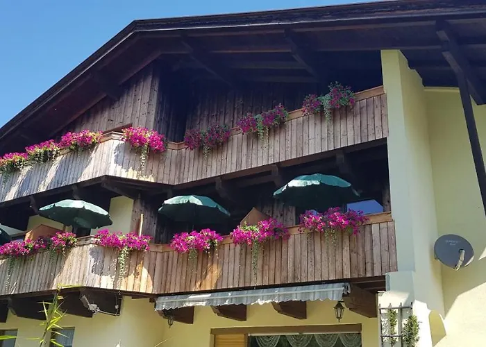 Gaestehaus Schoeneweiss Lägenhet Ehrwald