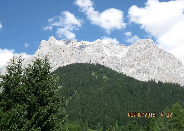 Gaestehaus Schoeneweiss Lägenhet Ehrwald