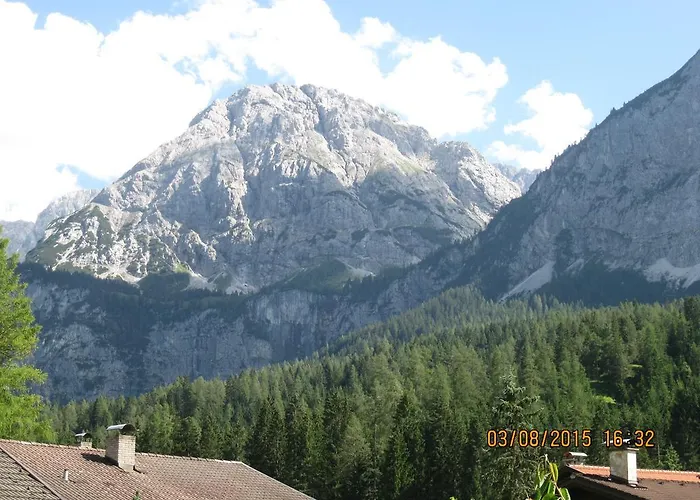 Gaestehaus Schoeneweiss *