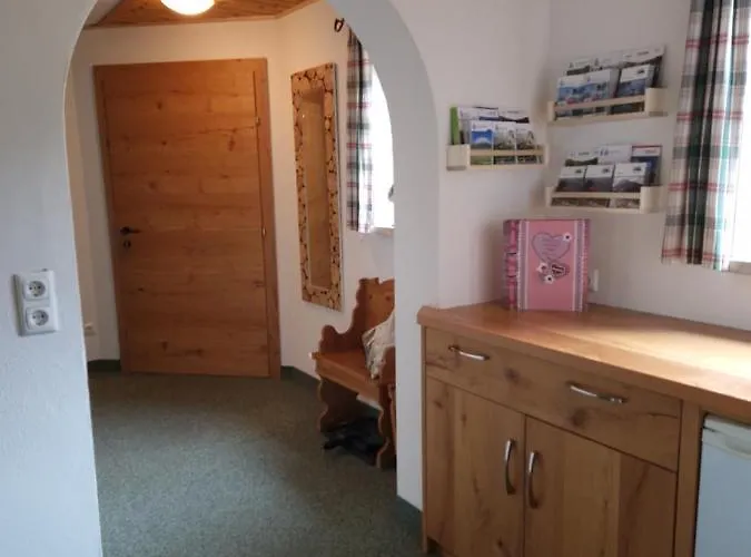 Gaestehaus Schoeneweiss Ehrwald