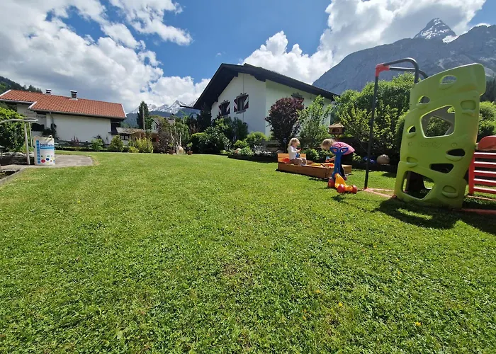 Gaestehaus Schoeneweiss Ehrwald