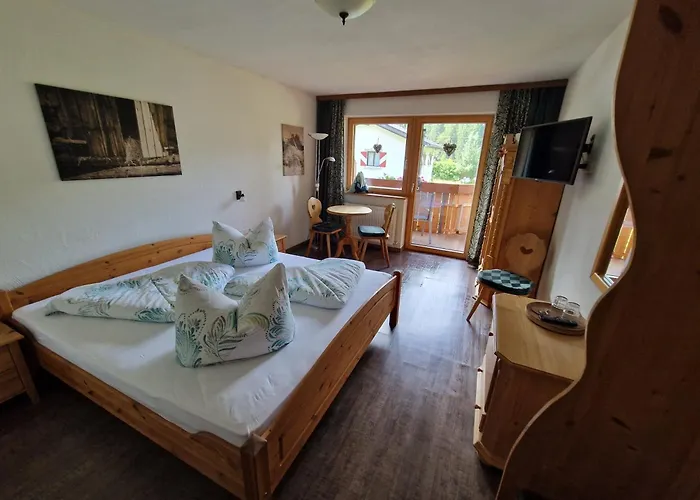 Gaestehaus Schoeneweiss Lägenhet Ehrwald